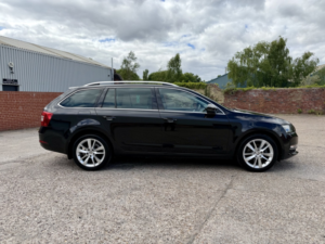 2018 Skoda Octavia 1.5 Tsi Act Se L in Black — image 5