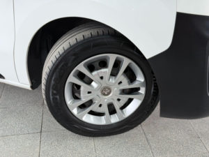 2021 Vauxhall Vivaro 2.0 Turbo D 3100 Dynamic L1 H1 Euro 6 (s/s) 6dr in White — image 3