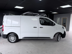 2021 Vauxhall Vivaro 2.0 Turbo D 3100 Dynamic L1 H1 Euro 6 (s/s) 6dr in White — image 6