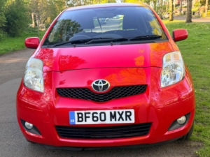 2010 Toyota Yaris 1.33 Dual Vvt-I Tr Euro 4 (s/s) 5dr in Red — image 6