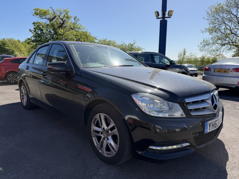 2013 Mercedes-Benz C Class 2.1 C220 Cdi Executive Se in Black — image 1