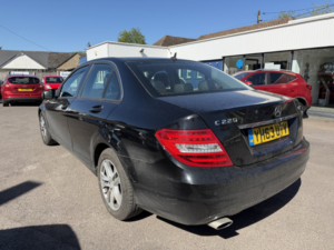 2013 Mercedes-Benz C Class 2.1 C220 Cdi Executive Se in Black — image 4