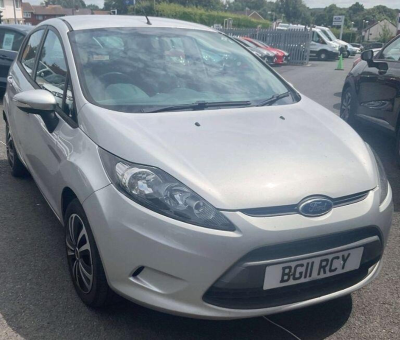 2011 Ford Fiesta 1.4 Tdci Edge 5dr in Silver — image 1