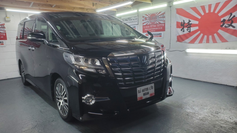 2015 Toyota Alphard C Pack 2.5 Auto 7 Seater in Black — image 1