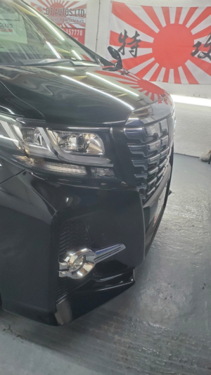 2015 Toyota Alphard C Pack 2.5 Auto 7 Seater in Black — image 4