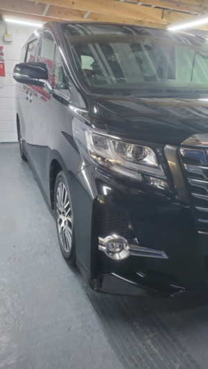 2015 Toyota Alphard C Pack 2.5 Auto 7 Seater in Black — image 5
