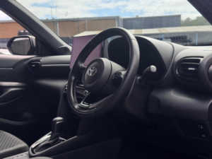 2024 Toyota Yaris Cross 1.5 Vvt-H Design E-CVT Euro 6 (s/s) 5dr in Bronze — image 3