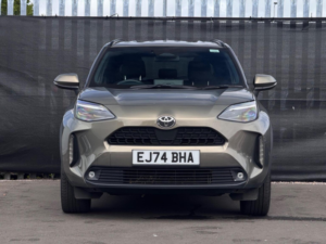 2024 Toyota Yaris Cross 1.5 Vvt-H Design E-CVT Euro 6 (s/s) 5dr in Bronze — image 4