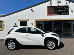 2023 Toyota Aygo X 1.0 Vvt-I Pure X-Shift Euro 6 (s/s) 5dr in White — image 3