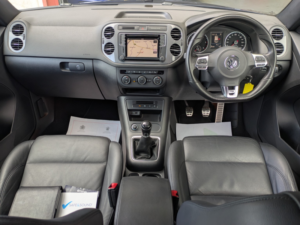 2015 Volkswagen Tiguan 2.0 Tdi Bluemotion Tech R-Line Edition 4-Motion. Last Owner For 10 Years. 10 Stamp Service History. in Blue — image 4