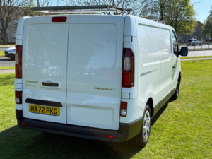 2022 Renault Trafic 2.0 Dci Blue Ll30 Business+ Panel Van 5dr Diesel Manual L2 H1 Euro 6 (s/s) (130 Ps) in White — image 6