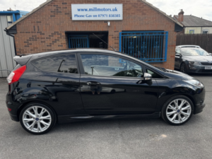 2016 Ford Fiesta 1.0 T Ecoboost Zetec S in Black — image 6