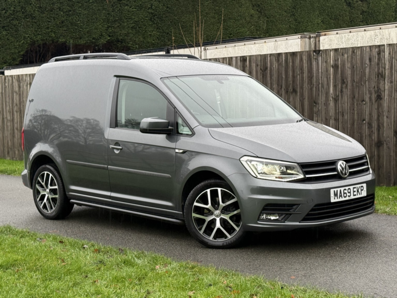 2019 Volkswagen Caddy 2.0 Tdi C20 Highline 150 DSG in Grey — image 1