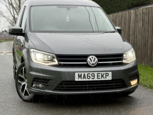 2019 Volkswagen Caddy 2.0 Tdi C20 Highline 150 DSG in Grey — image 2