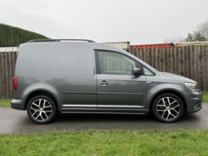 2019 Volkswagen Caddy 2.0 Tdi C20 Highline 150 DSG in Grey — image 6