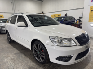 2010 Skoda Octavia 2.0 Tdi Vrs in White — image 3