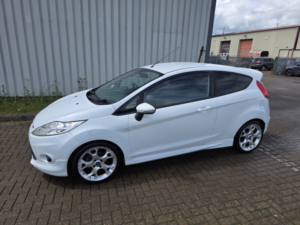 2011 Ford Fiesta 1.6 Zetec S in White — image 6