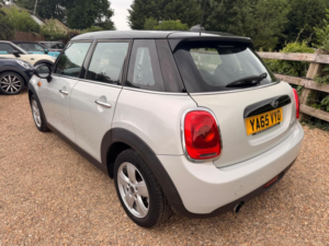 2016 MINI Hatch 1.5 Cooper Euro 6 (s/s) 5dr in Silver — image 6