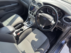2010 Ford Focus 1.6 Zetec 5dr Auto in Grey — image 3