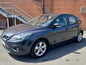 2010 Ford Focus 1.6 Zetec 5dr Auto in Grey — image 5