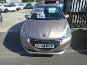 2014 Peugeot 208 1.2 Vti Puretech Active Hatchback 5dr Petrol Manual Euro 5 (82 Ps) in Pink — image 2