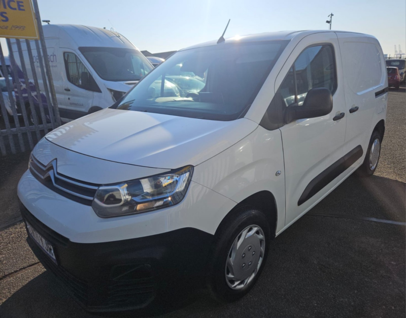 2021 Citroen Berlingo 1.5 Bluehdi 650 Enterprise M Pro in White — image 1