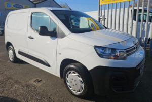 2021 Citroen Berlingo 1.5 Bluehdi 650 Enterprise M Pro in White — image 3
