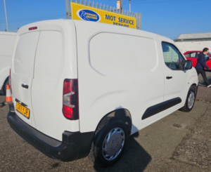 2021 Citroen Berlingo 1.5 Bluehdi 650 Enterprise M Pro in White — image 5