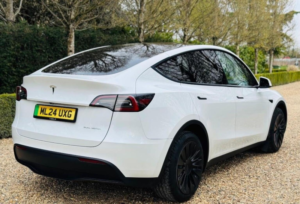 2024 Tesla Model Y (dual Motor) Long Range Auto 4wde 5dr in White — image 3