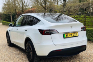 2024 Tesla Model Y (dual Motor) Long Range Auto 4wde 5dr in White — image 4
