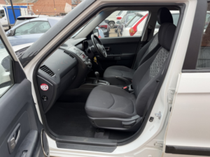 2010 Kia Soul 1.6 Crdi 2 in White — image 5