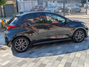 2022 Toyota Yaris 1.5 Vvt-H Design in Black — image 5