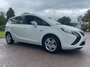 2014 Vauxhall Zafira Tourer 1.4t 16v Exclusiv Euro 5 5dr in White — image 3