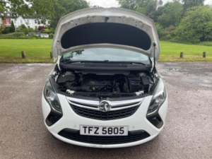 2014 Vauxhall Zafira Tourer 1.4t 16v Exclusiv Euro 5 5dr in White — image 5