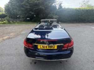 2014 Mercedes-Benz E Class 2.1 E220 Cdi Amg Sport in Blue — image 4