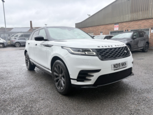 2019 Land Rover Range Rover Velar 2.0 D180 R-Dynamic Se in White — image 2