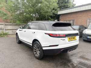 2019 Land Rover Range Rover Velar 2.0 D180 R-Dynamic Se in White — image 3