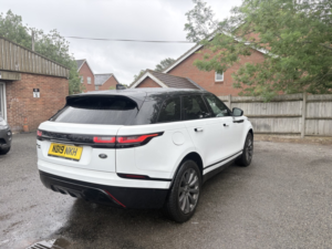 2019 Land Rover Range Rover Velar 2.0 D180 R-Dynamic Se in White — image 4
