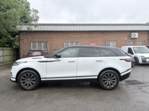 2019 Land Rover Range Rover Velar 2.0 D180 R-Dynamic Se in White — image 6