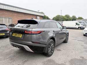 2018 Land Rover Range Rover Velar 2.0 D180 R-Dynamic Se in Grey — image 4