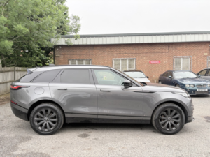 2018 Land Rover Range Rover Velar 2.0 D180 R-Dynamic Se in Grey — image 6