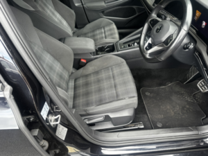 2021 Volkswagen Golf 2.0 Tdi Gtd in Black — image 4