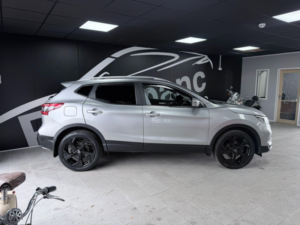 2019 Nissan Qashqai 1.3 Dig-T Tekna Euro 6 (s/s) 5dr in Silver — image 4