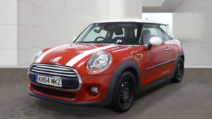 2014 MINI Hatch 1.5 Cooper Euro 6 (s/s) 3dr in Red — image 4