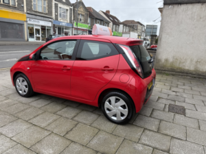 2015 Toyota Aygo 1.0 Vvt-I X-Play in Red — image 4