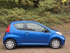 2012 Peugeot 107 1.0 12v Urban Lite in Blue — image 2