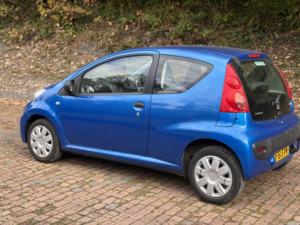 2012 Peugeot 107 1.0 12v Urban Lite in Blue — image 6