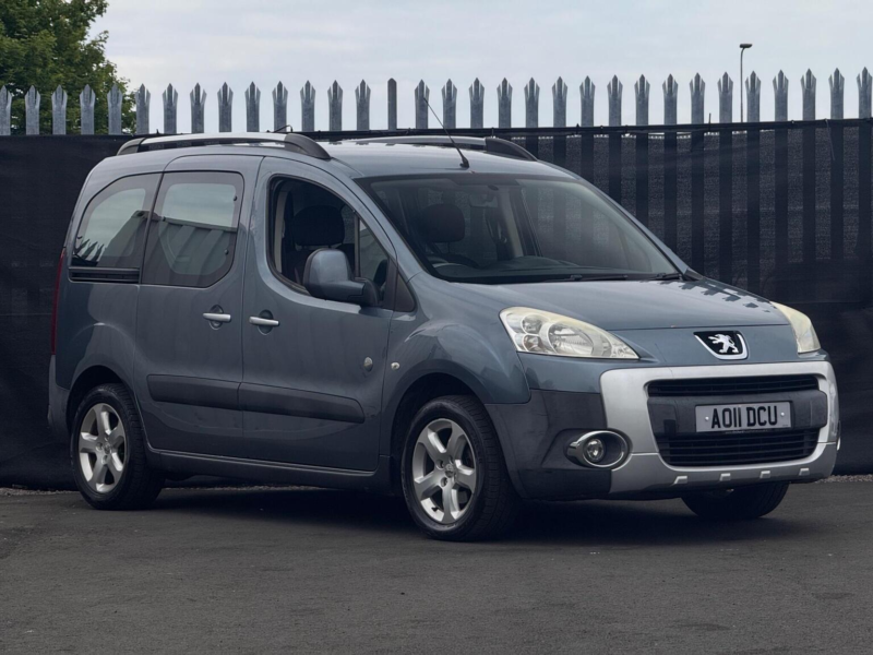 2011 Peugeot Partner Tepee 1.6 Hdi 8v Tepee Outdoor 5dr in Grey — image 1
