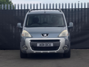 2011 Peugeot Partner Tepee 1.6 Hdi 8v Tepee Outdoor 5dr in Grey — image 4