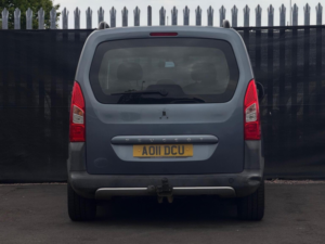 2011 Peugeot Partner Tepee 1.6 Hdi 8v Tepee Outdoor 5dr in Grey — image 5